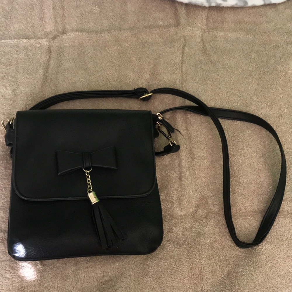 Black bow cross body square bag